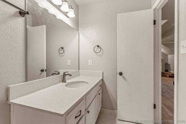 7329 S Yale Avenue 106, Tulsa, OK 74136