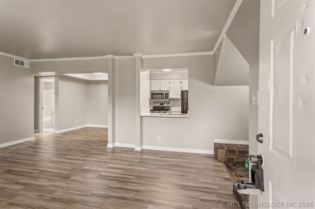 7329 S Yale Avenue 106, Tulsa, OK 74136