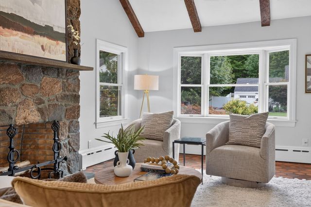 12 Grantland Rd, Wellesley, MA 02481
