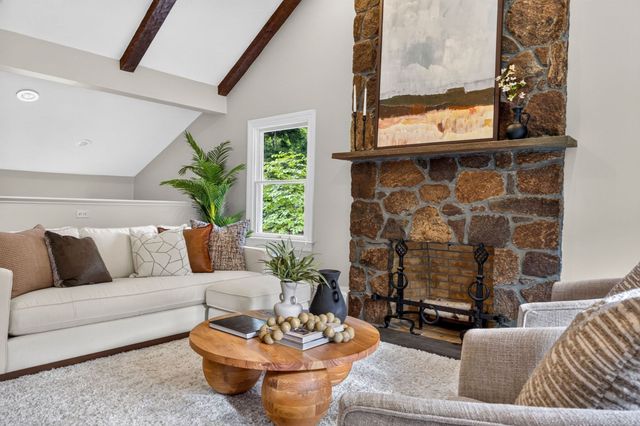 12 Grantland Rd, Wellesley, MA 02481