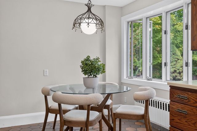 12 Grantland Rd, Wellesley, MA 02481