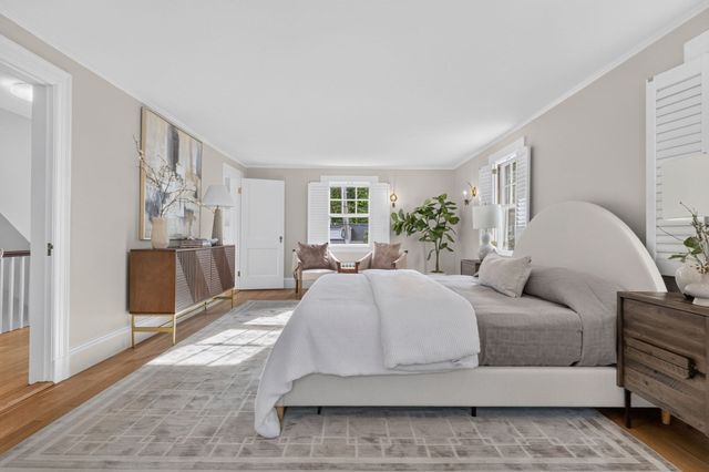 12 Grantland Rd, Wellesley, MA 02481