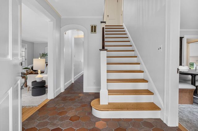 12 Grantland Rd, Wellesley, MA 02481