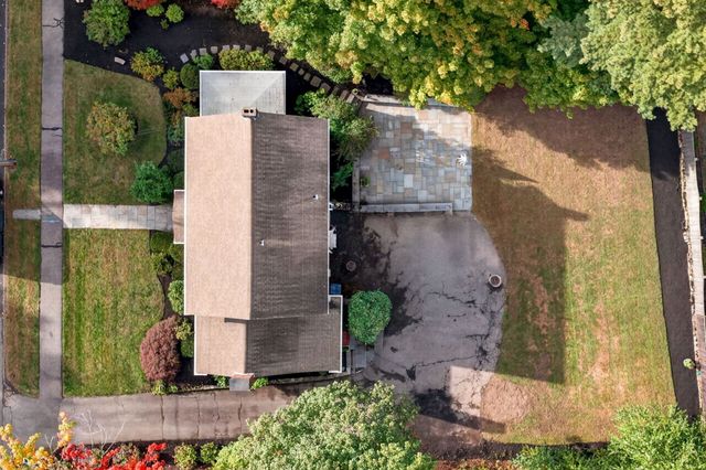 12 Grantland Rd, Wellesley, MA 02481