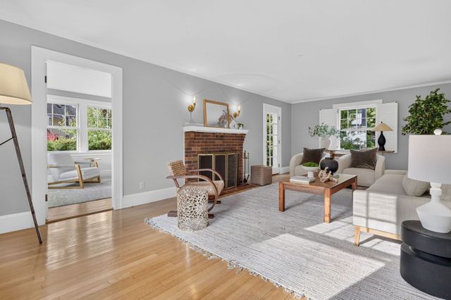 12 Grantland Rd, Wellesley, MA 02481