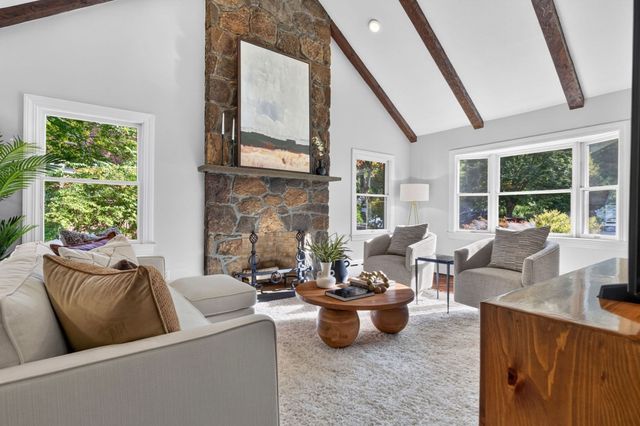 12 Grantland Rd, Wellesley, MA 02481