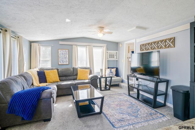 9 Old Lodge Road Road, Columbus, NE 68601