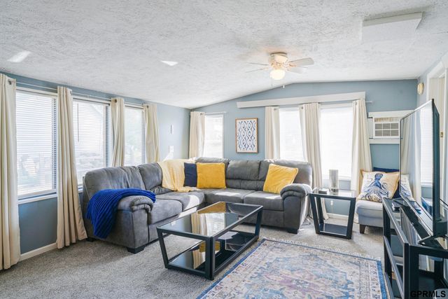 9 Old Lodge Road Road, Columbus, NE 68601