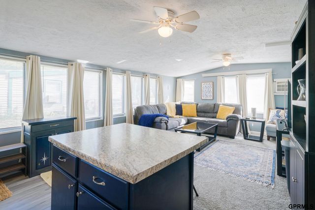 9 Old Lodge Road Road, Columbus, NE 68601