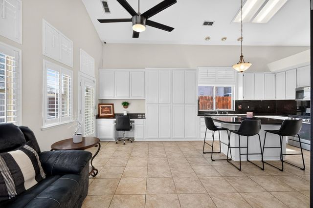1824 Aberdeen Ct, Manteca, CA 95337