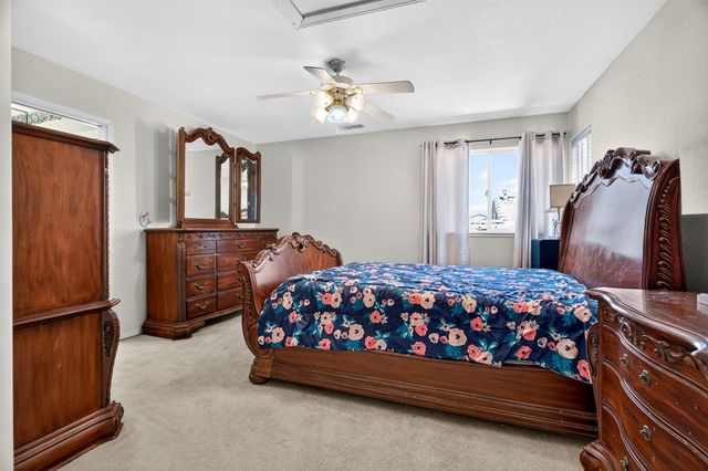 1824 Aberdeen Ct, Manteca, CA 95337
