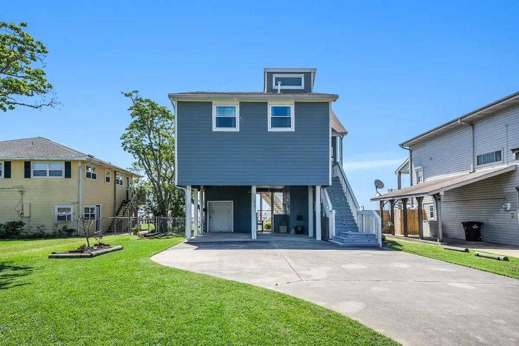1547 John Street, Dickinson, TX 77539