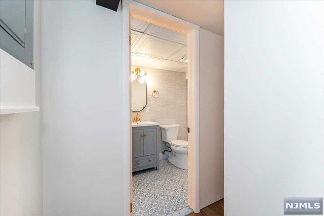 16-38 Elliott Terrace, Fair Lawn, NJ 07410
