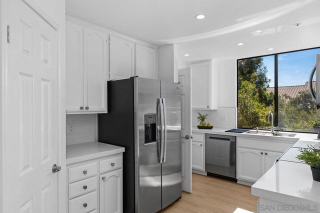 5805 FRIARS RD 2405, San Diego, CA 92110