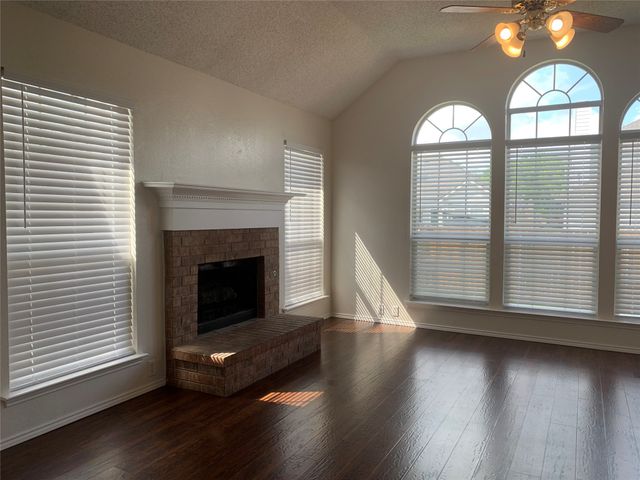 4725 Park Bend Drive, Fort Worth, TX 76137