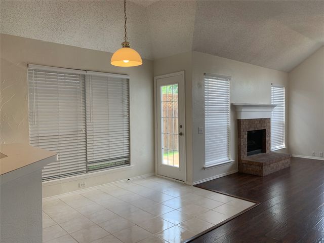 4725 Park Bend Drive, Fort Worth, TX 76137