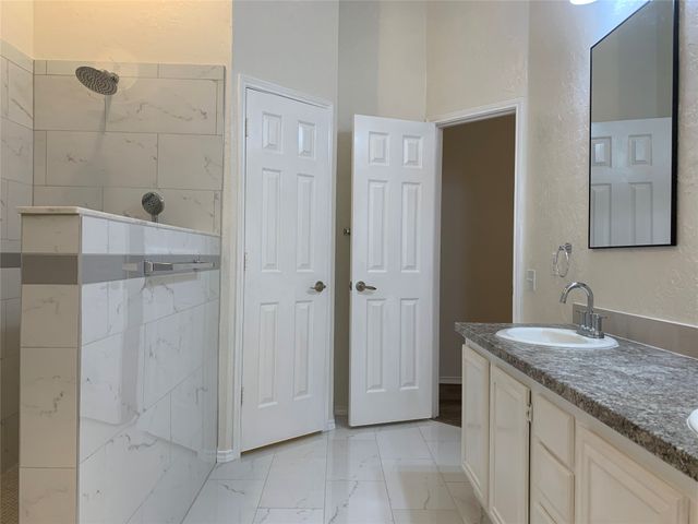 4725 Park Bend Drive, Fort Worth, TX 76137