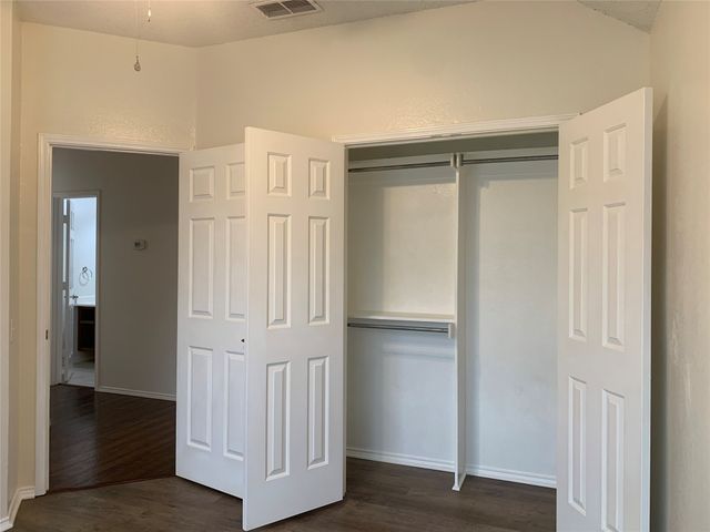 4725 Park Bend Drive, Fort Worth, TX 76137