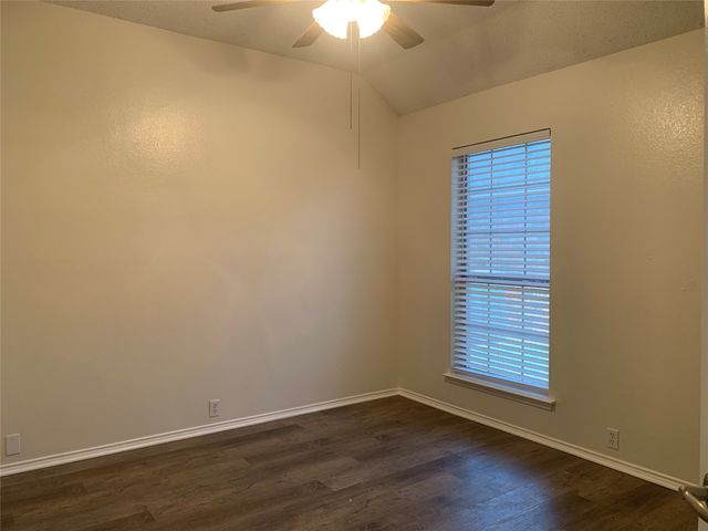 4725 Park Bend Drive, Fort Worth, TX 76137