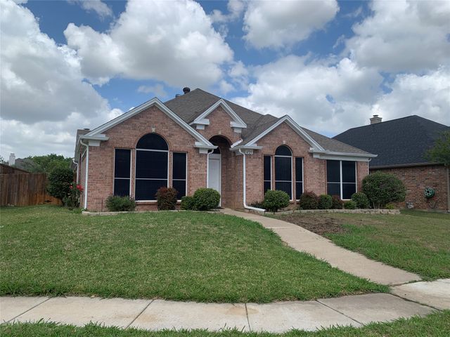 4725 Park Bend Drive, Fort Worth, TX 76137