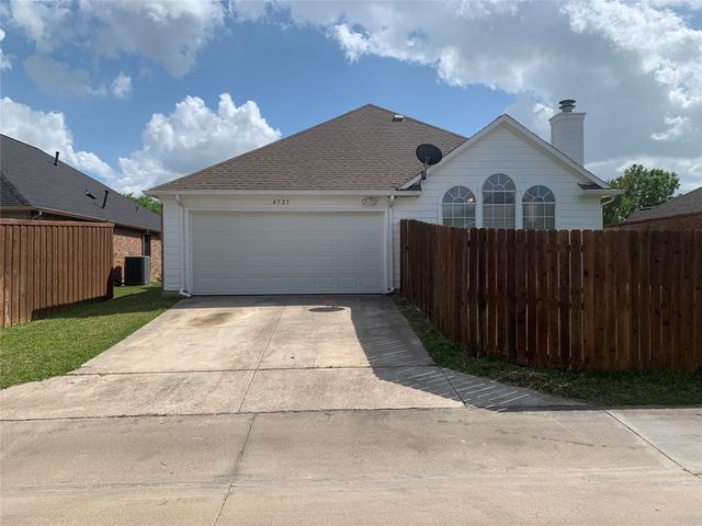 4725 Park Bend Drive, Fort Worth, TX 76137