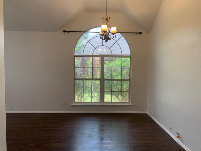 4725 Park Bend Drive, Fort Worth, TX 76137