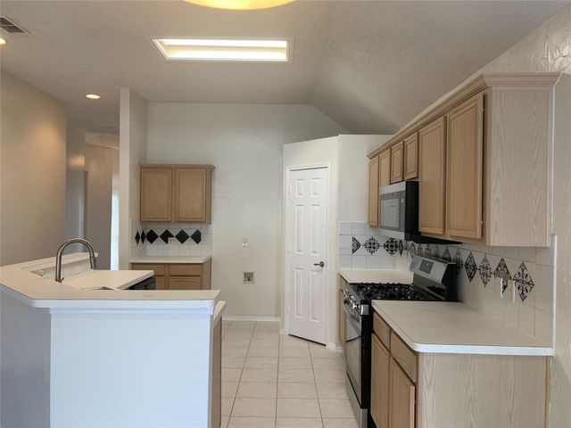 4725 Park Bend Drive, Fort Worth, TX 76137