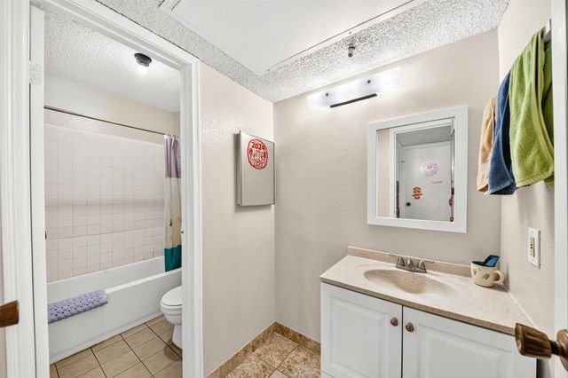 2120 El Paseo Street 802, Houston, TX 77054