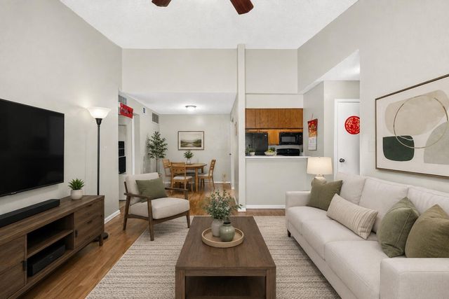 2120 El Paseo Street 802, Houston, TX 77054
