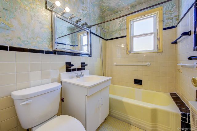 7533 168th Street, Fresh Meadows, NY 11366