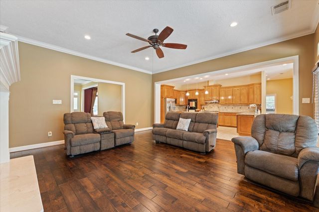 8512 Prince William Court, Montgomery, TX 77316
