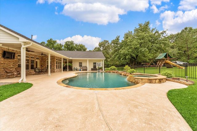 8512 Prince William Court, Montgomery, TX 77316