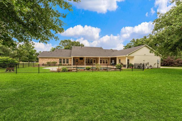 8512 Prince William Court, Montgomery, TX 77316