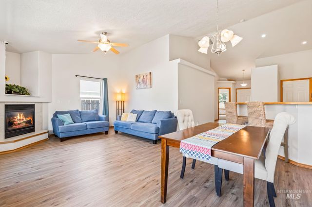11831 W Blueberry, Nampa, ID 83651