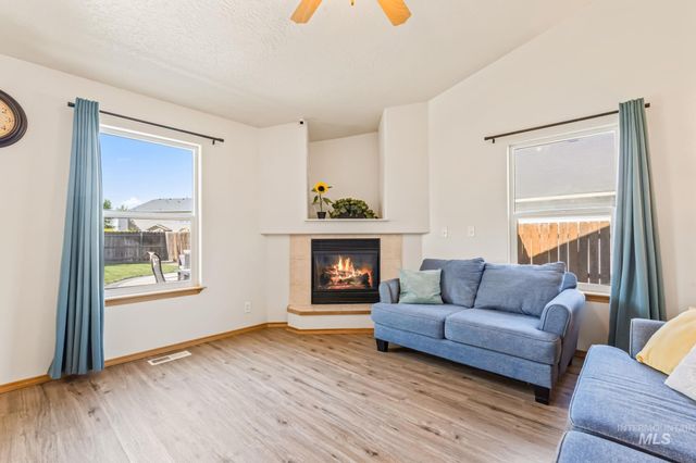 11831 W Blueberry, Nampa, ID 83651