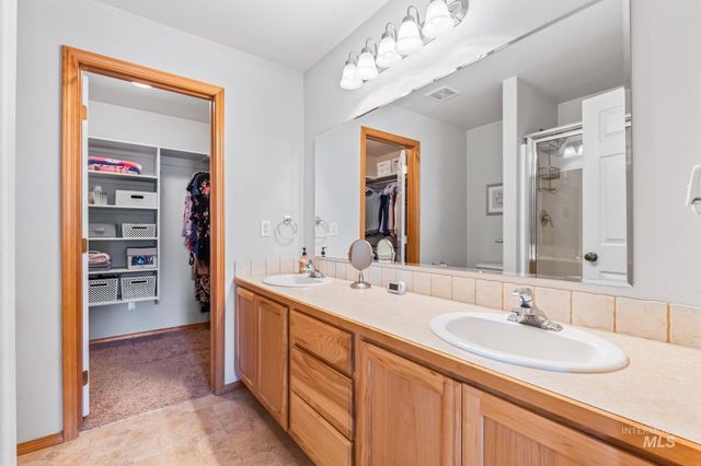 11831 W Blueberry, Nampa, ID 83651