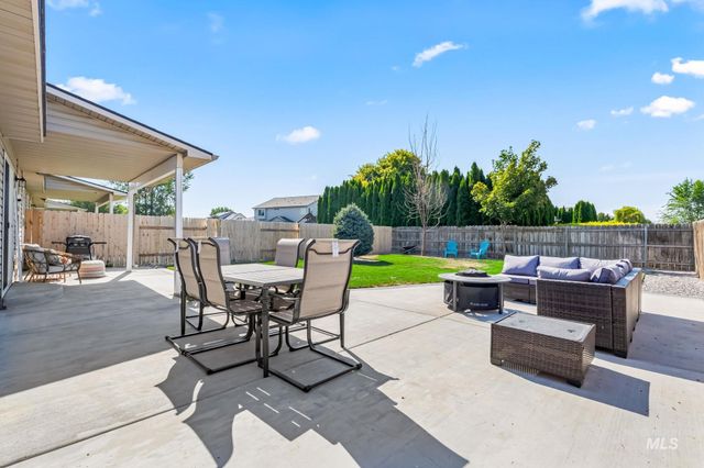 11831 W Blueberry, Nampa, ID 83651