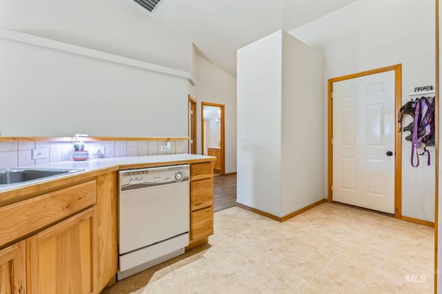 11831 W Blueberry, Nampa, ID 83651