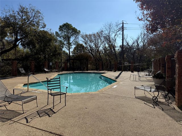 167 Merlin Way, Euless, TX 76039