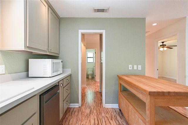 1 Lovers Lane 2, Dickinson, TX 77539