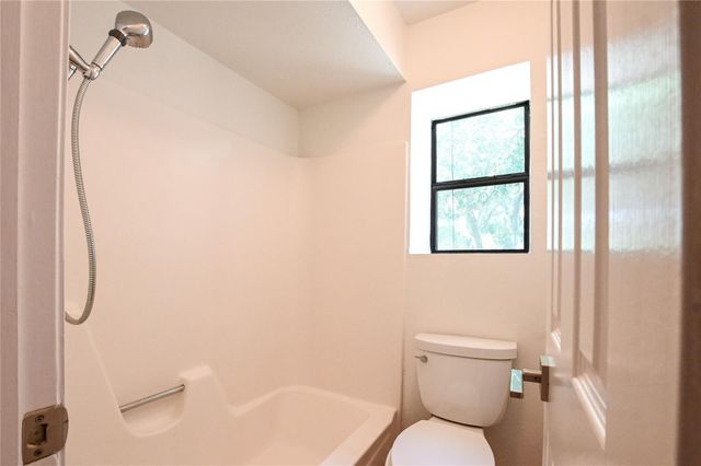 1 Lovers Lane 2, Dickinson, TX 77539