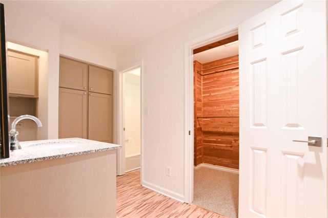 1 Lovers Lane 2, Dickinson, TX 77539
