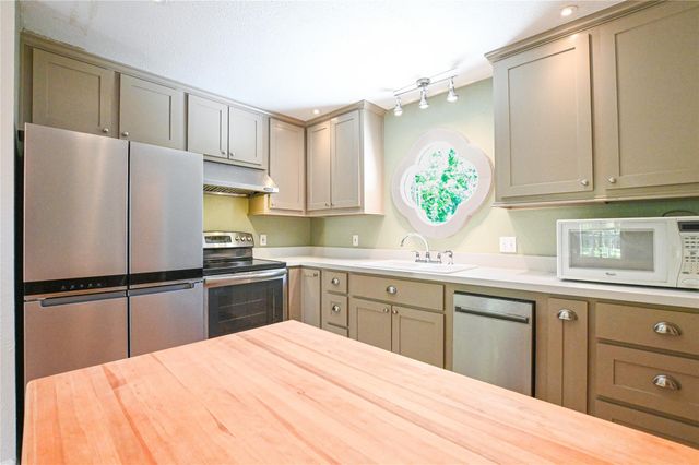 1 Lovers Lane 2, Dickinson, TX 77539