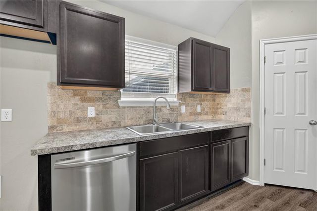 9209 NW 71st Street, Yukon, OK 73099