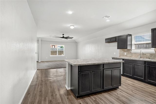 9209 NW 71st Street, Yukon, OK 73099