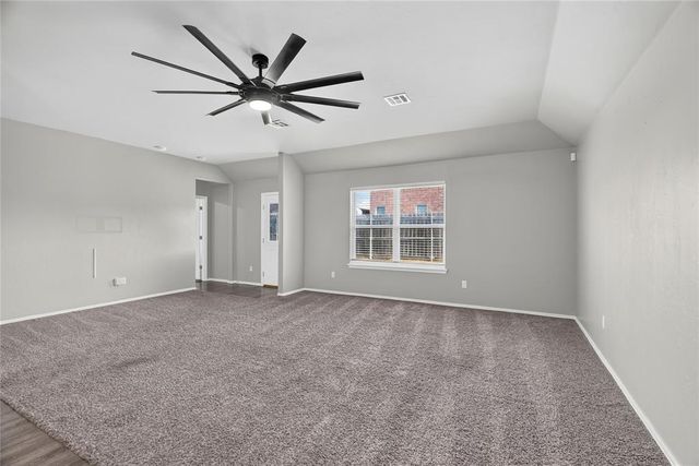 9209 NW 71st Street, Yukon, OK 73099