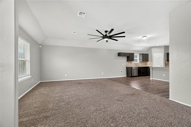 9209 NW 71st Street, Yukon, OK 73099