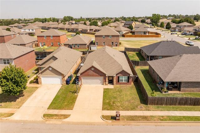 9209 NW 71st Street, Yukon, OK 73099