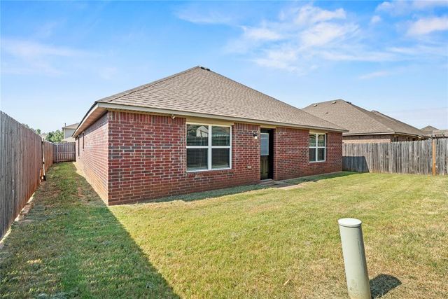 9209 NW 71st Street, Yukon, OK 73099