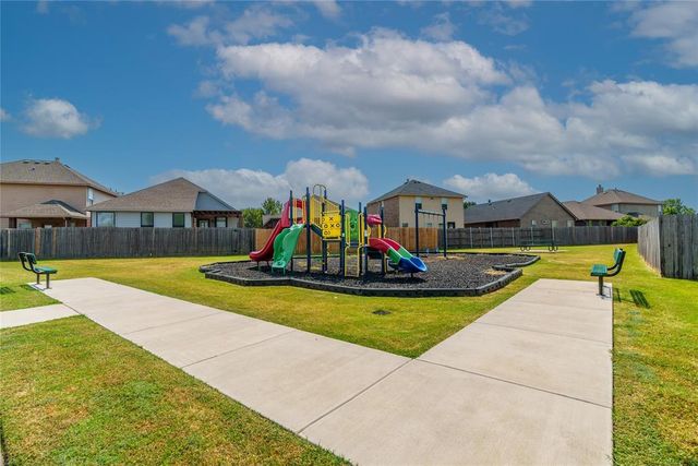 9209 NW 71st Street, Yukon, OK 73099